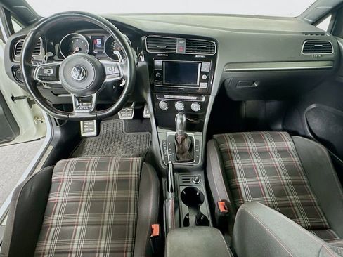 Used 2019 Volkswagen GTI SE image 15
