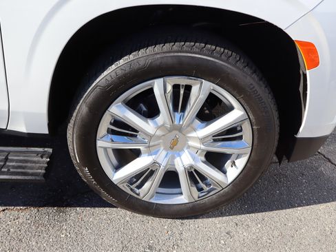 Certified 2024 Chevrolet Suburban High Country w/ Premium Package image 42