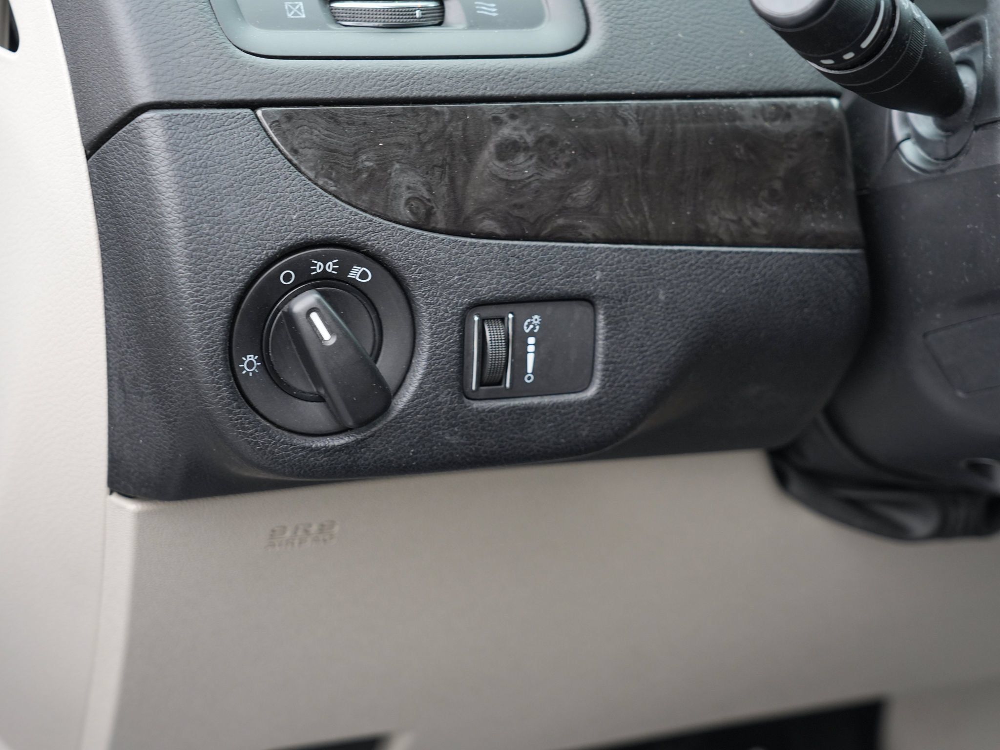 Used 2018 Dodge Grand Caravan SE w/ UConnect Hands-Free Group FWD image 17