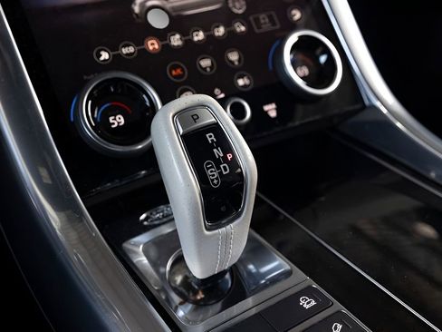Used 2020 Land Rover Range Rover Sport SVR image 28