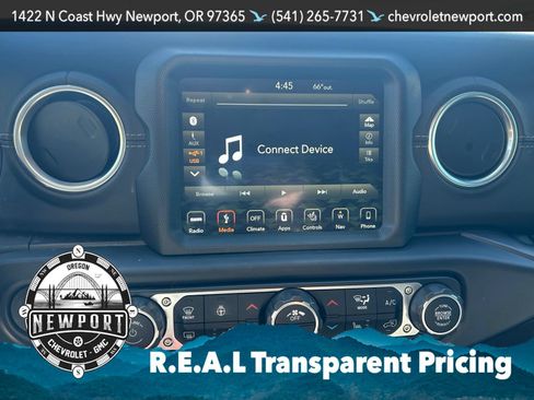 Used 2019 Jeep Wrangler Unlimited Sahara AWD/4WD image 23