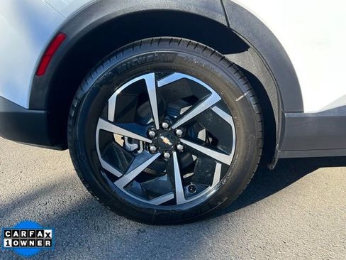 Used 2025 Chevrolet Equinox EV LT image 9