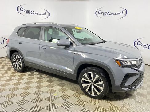 Used 2023 Volkswagen Taos SE w/ Panoramic Sunroof Package AWD/4WD image 1
