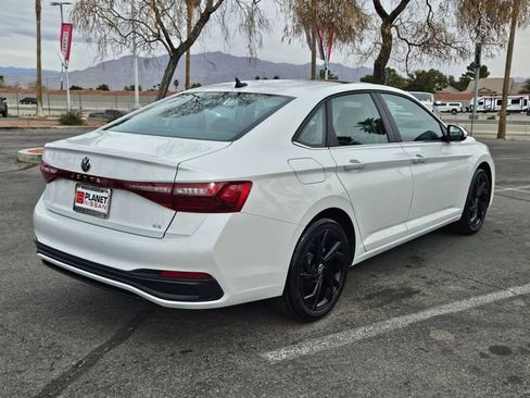 Used 2025 Volkswagen Jetta SE image 6