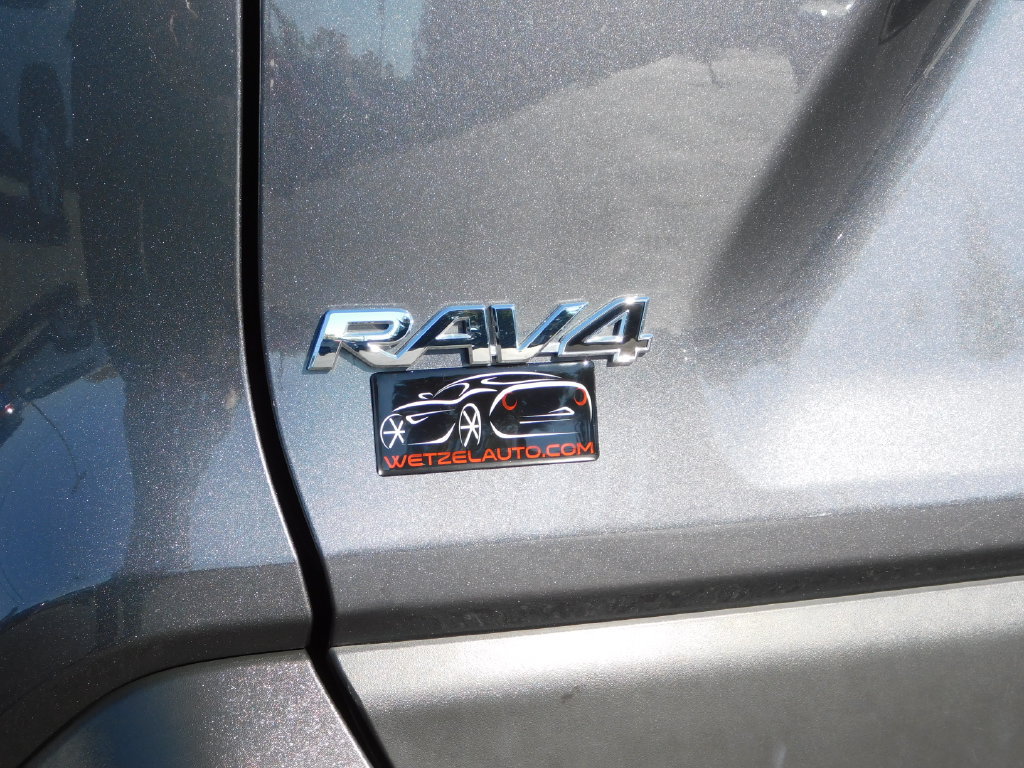 Used 2025 Toyota RAV4 LE AWD/4WD image 36