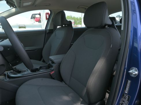 Used 2025 Kia K4 FWD image 9