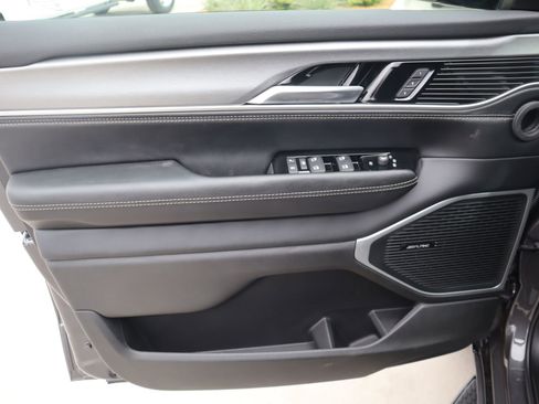 New 2026 Jeep Grand Wagoneer 4WD image 18