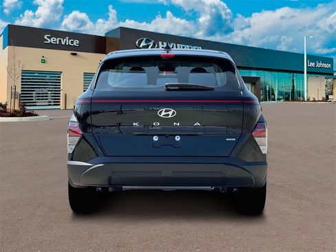 New 2026 Hyundai Kona SE image 6