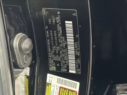 Used 2023 Toyota Highlander L image 39