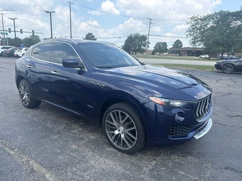 Used 2018 Maserati Levante GranLusso AWD/4WD image 7