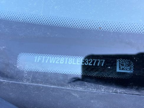 Used 2020 Ford F250 Platinum image 2