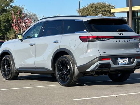 Certified 2025 INFINITI QX60 Luxe w/ Black Edition image 6