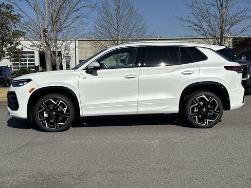 New 2026 Volkswagen Tiguan SEL R-Line image 2