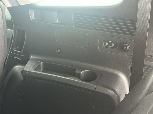 Used 2024 Kia Sorento S FWD image 32