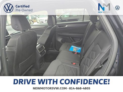 Used 2025 Volkswagen Atlas Cross Sport SE image 8