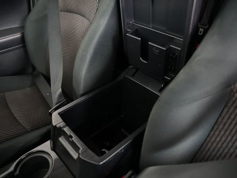 Used 2017 Toyota 4Runner TRD Off-Road AWD/4WD image 32