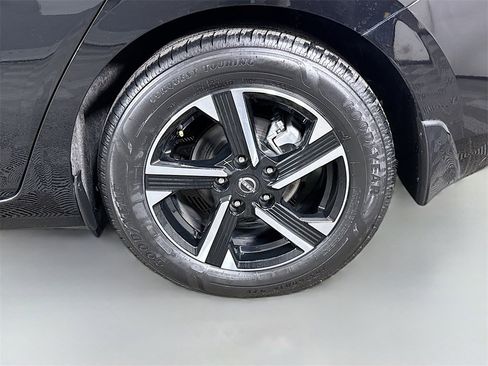 Certified 2024 Nissan Sentra SV image 32