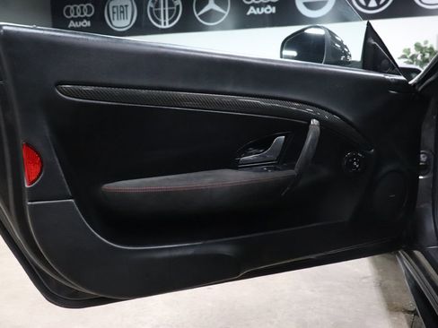 Used 2017 Maserati GranTurismo MC image 9