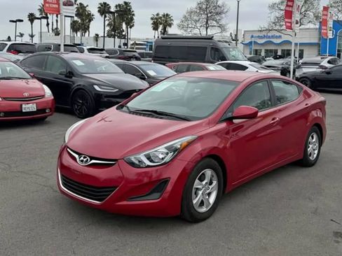 Used 2015 Hyundai Elantra SE image 3
