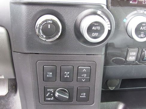 Used 2018 Toyota Sequoia Platinum AWD/4WD image 41