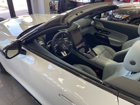 Used 2023 Mercedes-Benz SL 43 AMG image 24