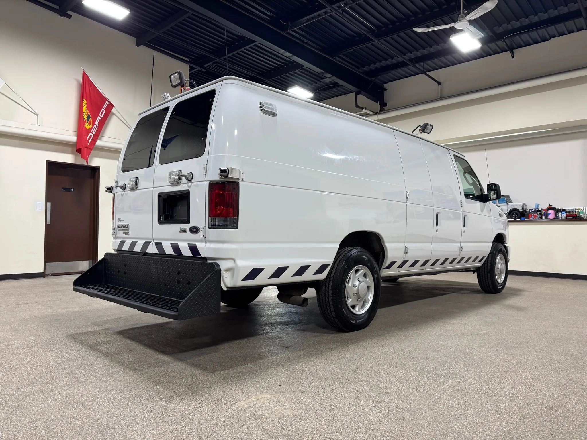 Used 2012 Ford E-350 and Econoline 350 Extended Super Duty w/ PWR Group RWD image 6