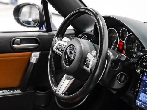 Used 2008 MAZDA MX-5 Miata Grand Touring w/ Premium Pkg RWD image 13
