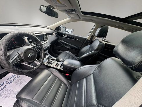 Used 2017 Kia Sorento SX FWD image 11