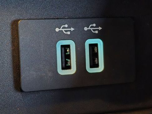 Used 2016 Ford F150 XLT w/ Equipment Group 302A Luxury image 8