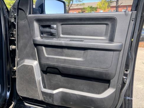 Used 2017 RAM 2500 Tradesman w/ Chrome Appearance Group image 23