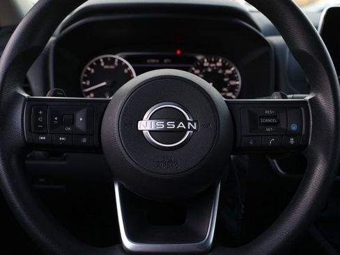 Used 2024 Nissan Rogue SV FWD image 25