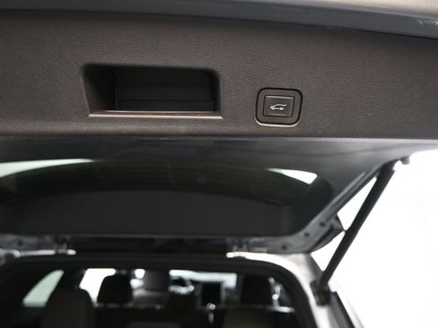 Used 2025 GMC Acadia Elevation image 39