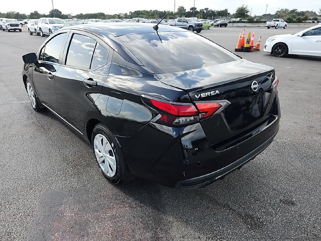 Used 2025 Nissan Versa S w/ Trunk Package FWD image 2