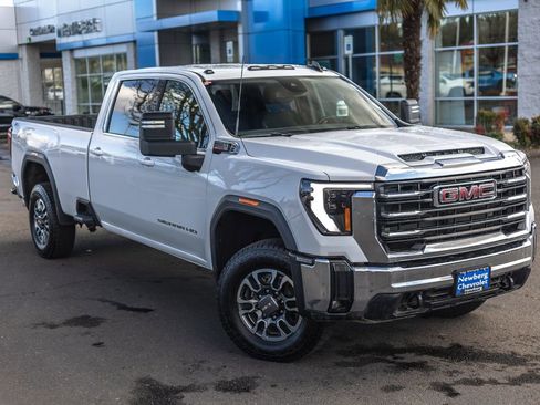 Used 2024 GMC Sierra 3500 SLE w/ SLE Convenience Package image 2