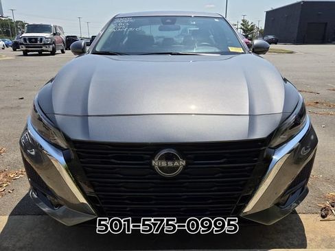 Used 2025 Nissan Altima 2.5 SL FWD image 8