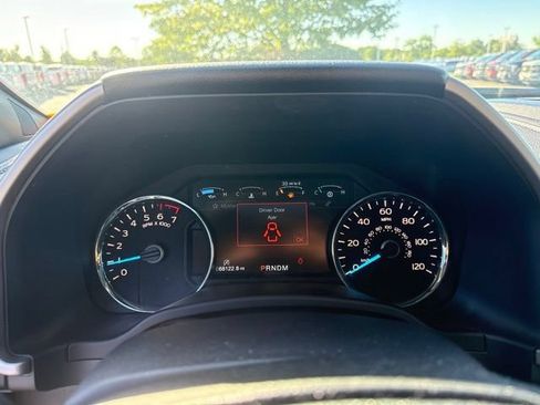Used 2018 Ford F150 Lariat w/ Equipment Group 502A Luxury AWD/4WD image 17
