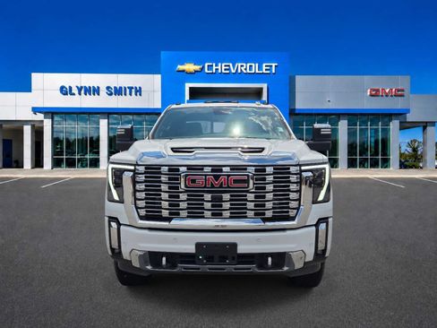 Used 2025 GMC Sierra 2500 Denali AWD/4WD image 2