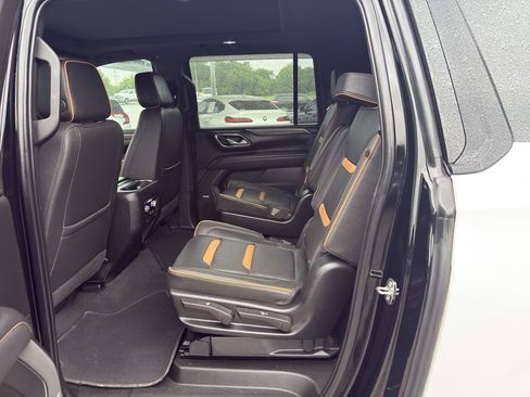 Used 2023 GMC Yukon XL AT4 w/ Technology Package AWD/4WD image 12