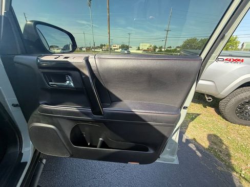 Used 2022 Toyota 4Runner TRD Off-Road Premium w/ 4Runner Black Package (TMS) AWD/4WD image 21