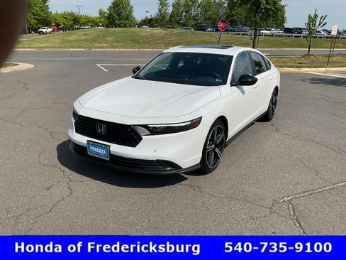 Used 2025 Honda Accord Sport image 2