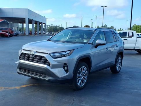 Used 2023 Toyota RAV4 XLE Premium FWD image 7