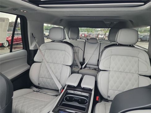New 2026 Lincoln Navigator L Black Label AWD/4WD image 15