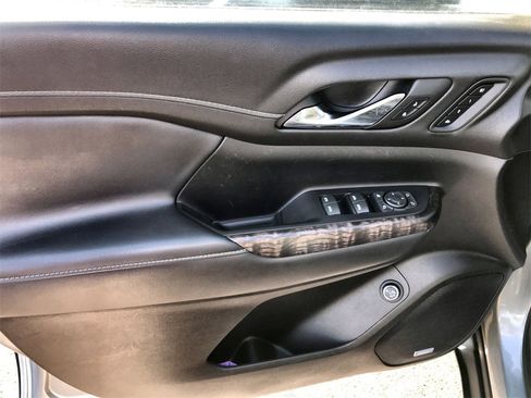 Used 2023 GMC Acadia Denali w/ Denali Ultimate Package image 13