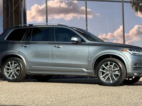 Used 2017 Volvo XC90 T6 Momentum w/ Vision Package image 16