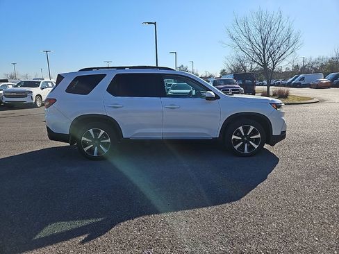 Used 2023 Honda Pilot Elite image 8