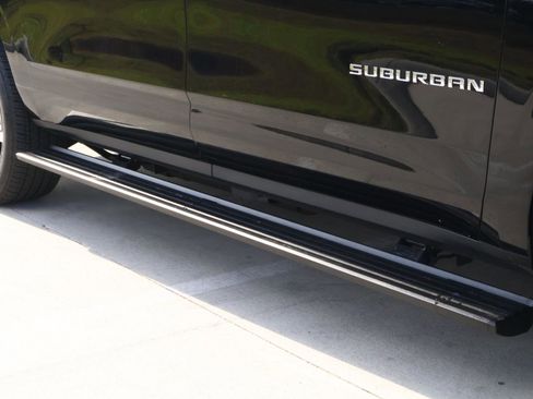 Used 2025 Chevrolet Suburban High Country image 8