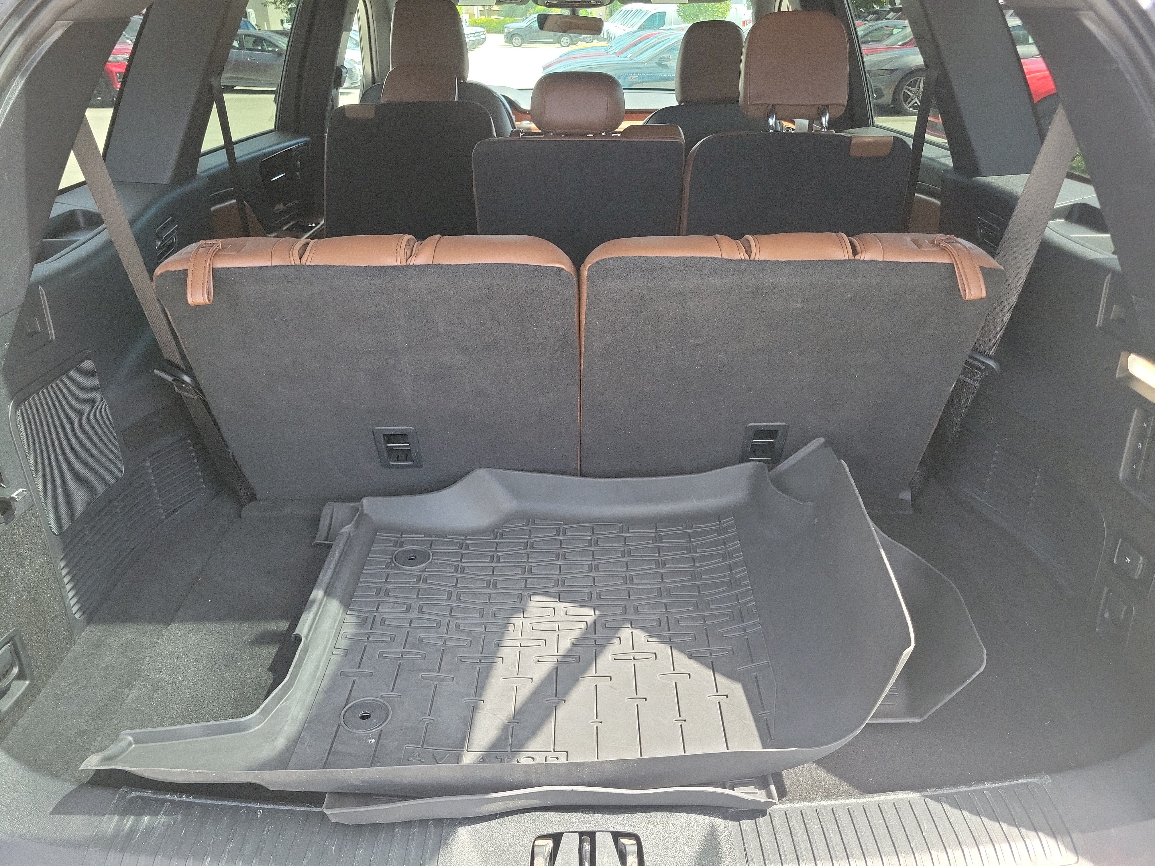 Used 2023 Lincoln Aviator Reserve w/ Elements Package Plus RWD image 16