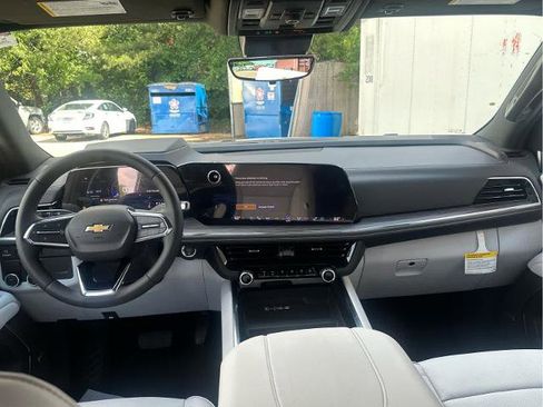 New 2025 Chevrolet Suburban Premier image 51