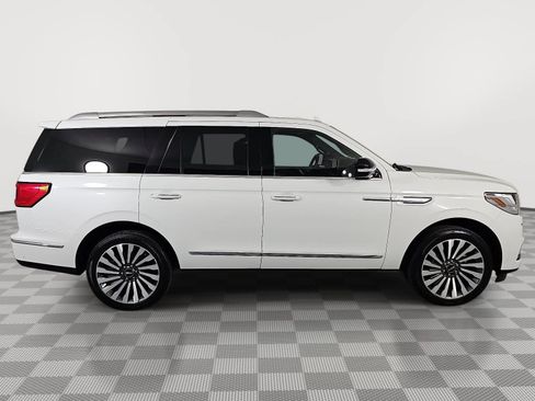 Used 2021 Lincoln Navigator Reserve w/ Luxury Package RWD image 9