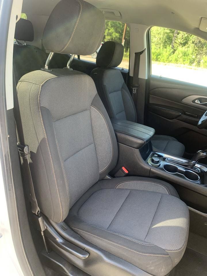 Used 2019 Chevrolet Traverse LS FWD image 9